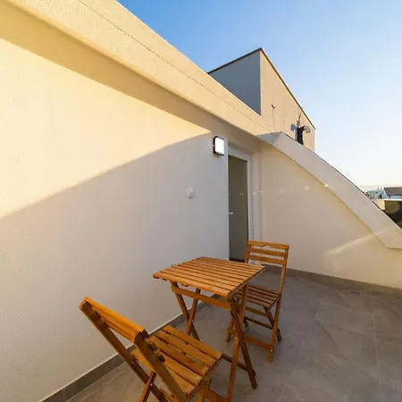 Central Flat With Terrace In Muratpasa